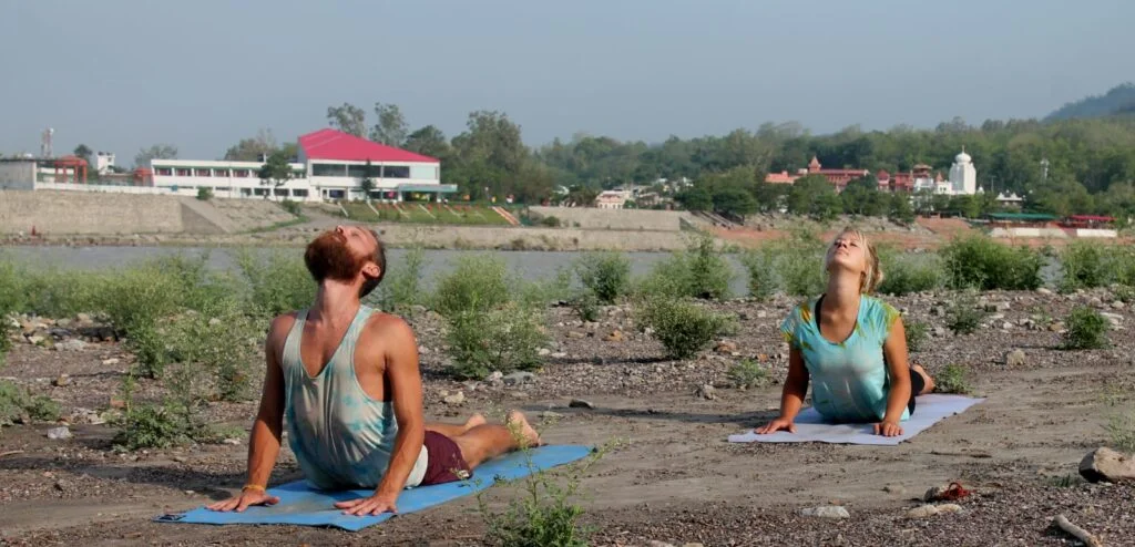 100 timers yogalæreruddannelse i Indien